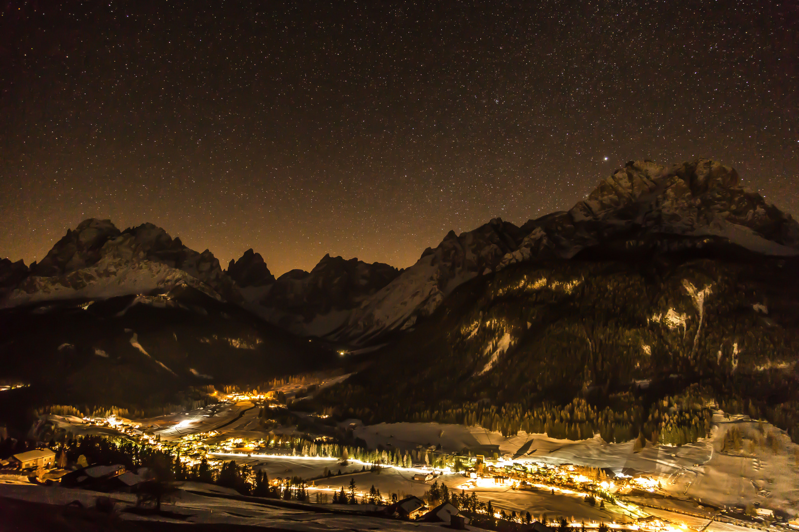 Sexten bei Nacht