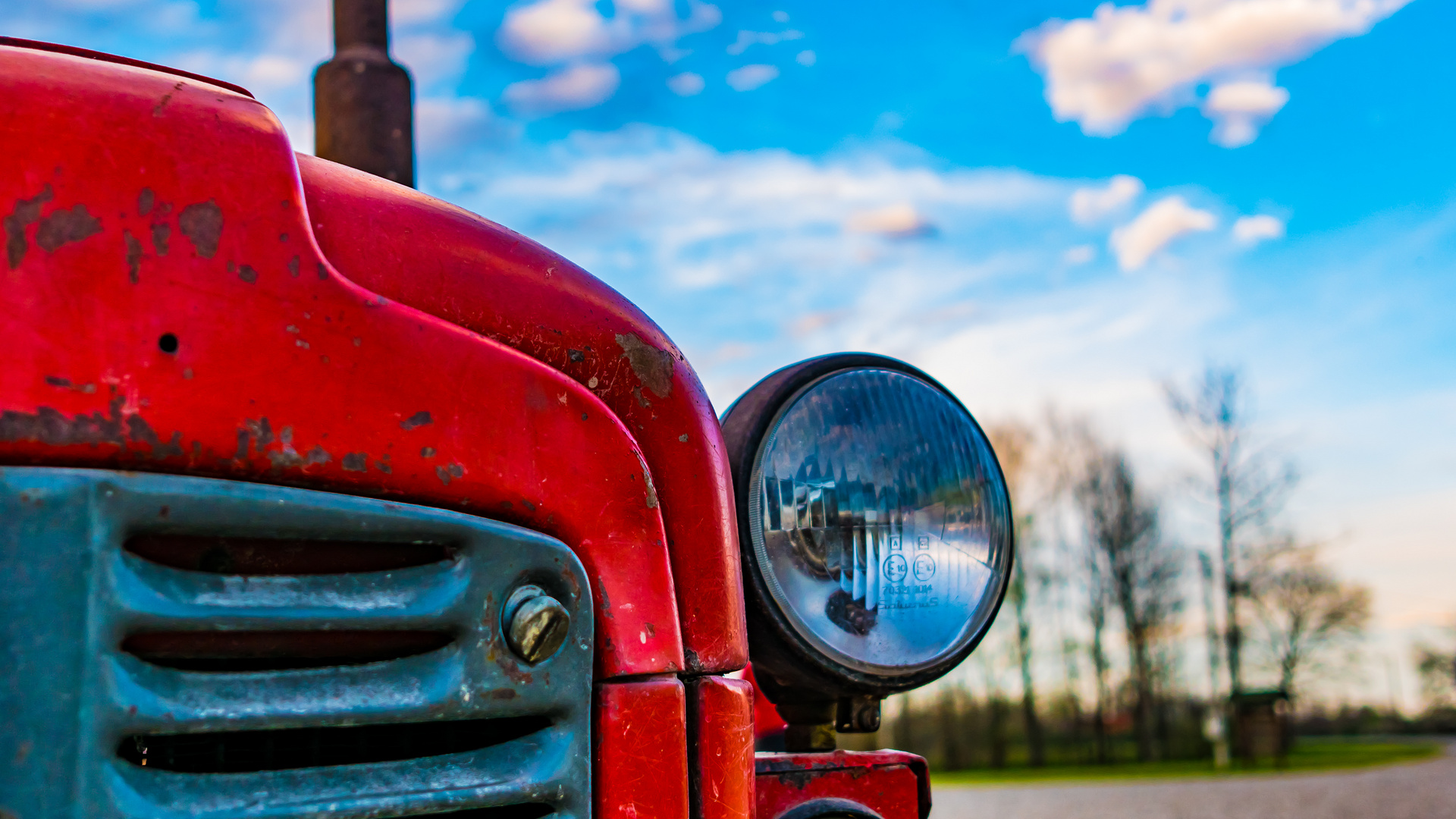 Sexy Old Tractor!!!