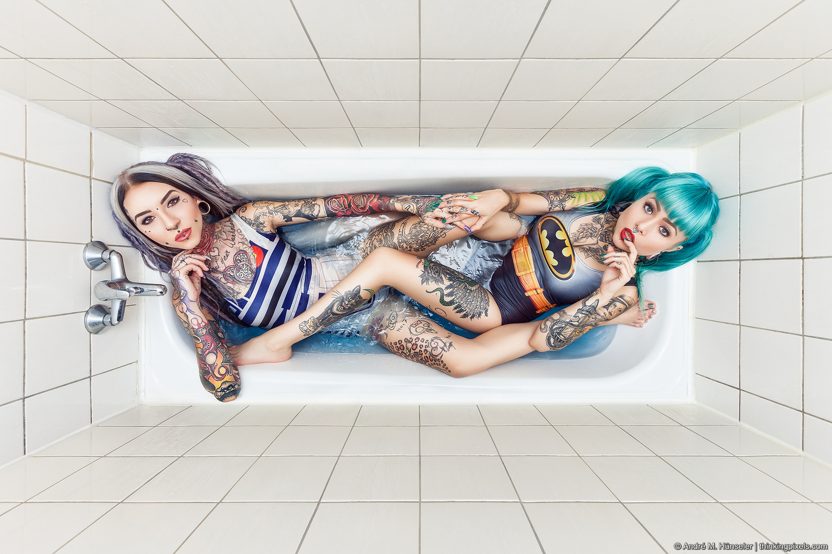 Sexy Tattoo Nerd Girls In The Tub