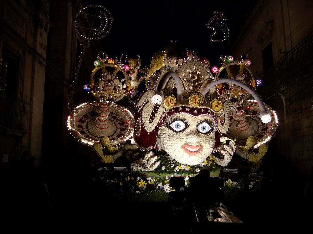 Sfilata di carri di carnevale