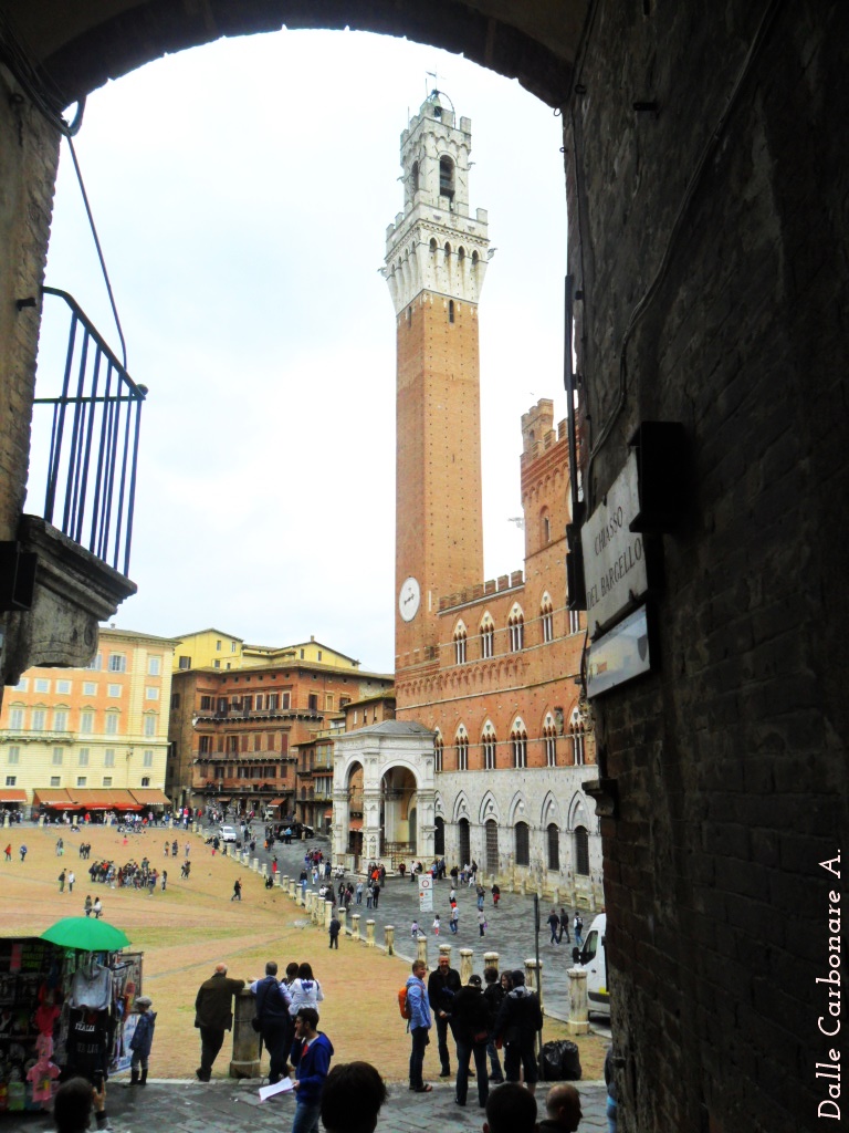 sguardo a Piazza del Campo