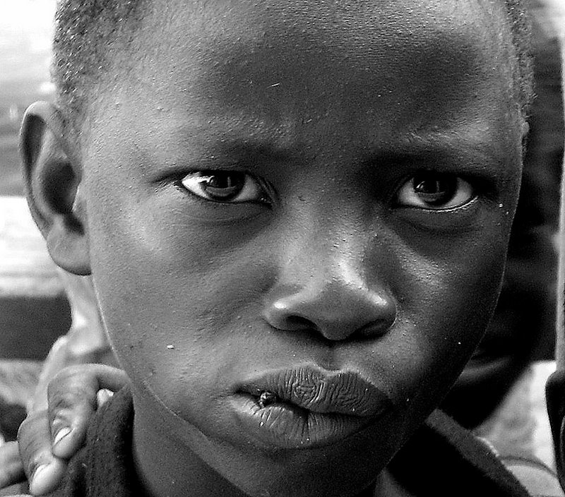 sguardo di un bambino cresciuto troppo in fretta