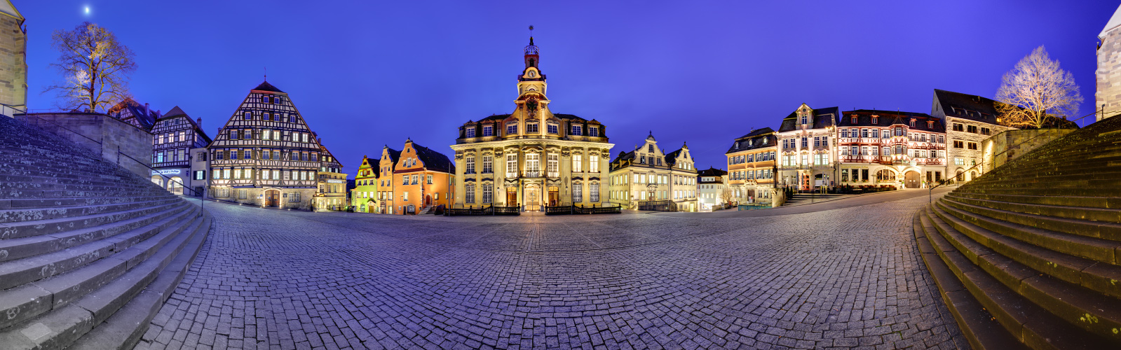 SHA - Marktplatz/Rathaus 180