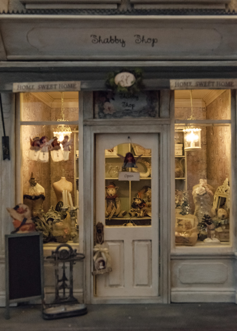 Shabby Shop Foto Bild Stillleben Figuren Und Miniaturen Art Bilder Auf Fotocommunity