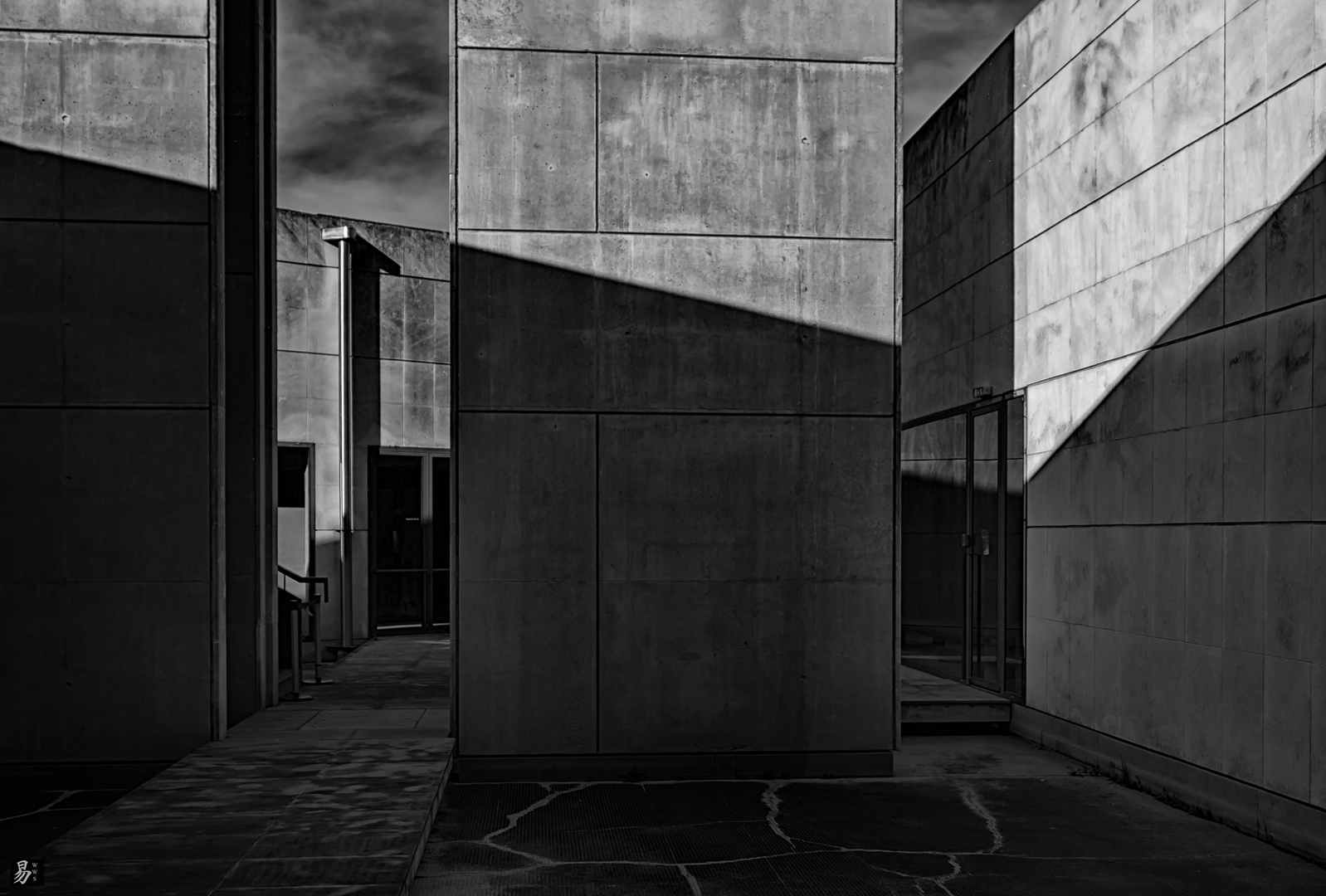 shades.concrete