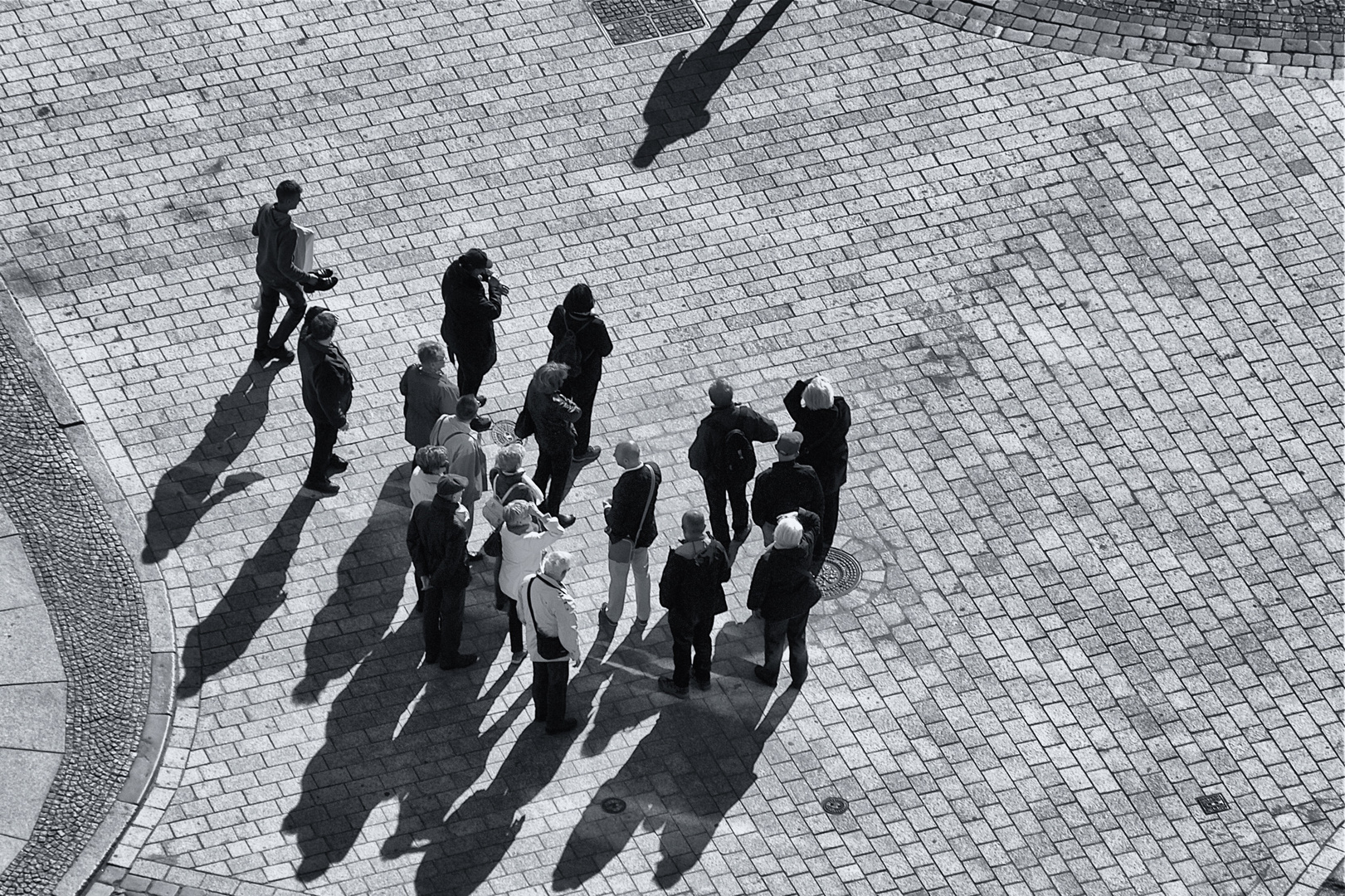 Shadow and the Sightseeing Group