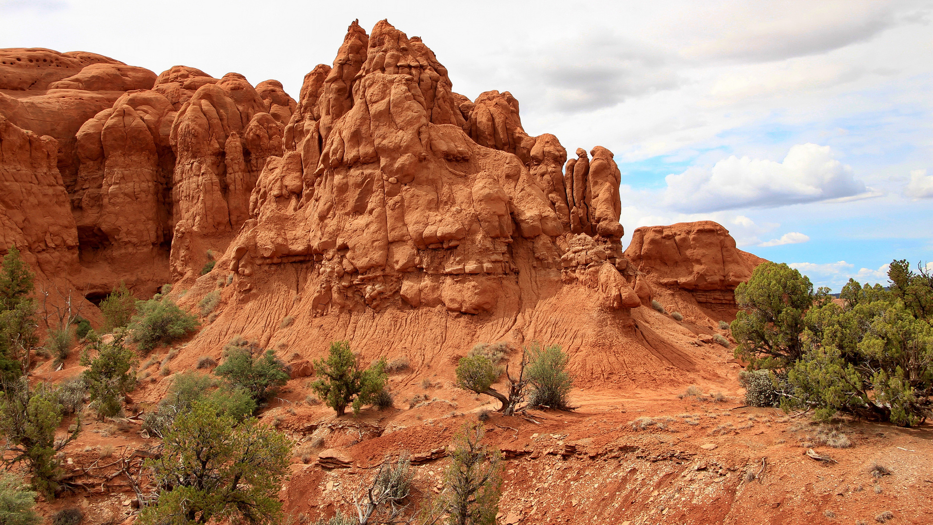 Shakespeare Arch Trail