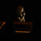 Shakira solo w/ piano
