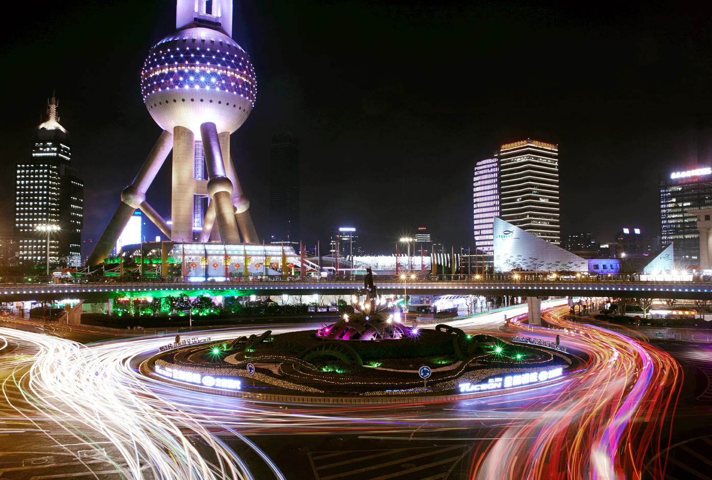 Shanghai calling: roundabout below Pearl Tower