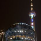 Shanghai - Fernsehturm und Convention Center bei Nacht