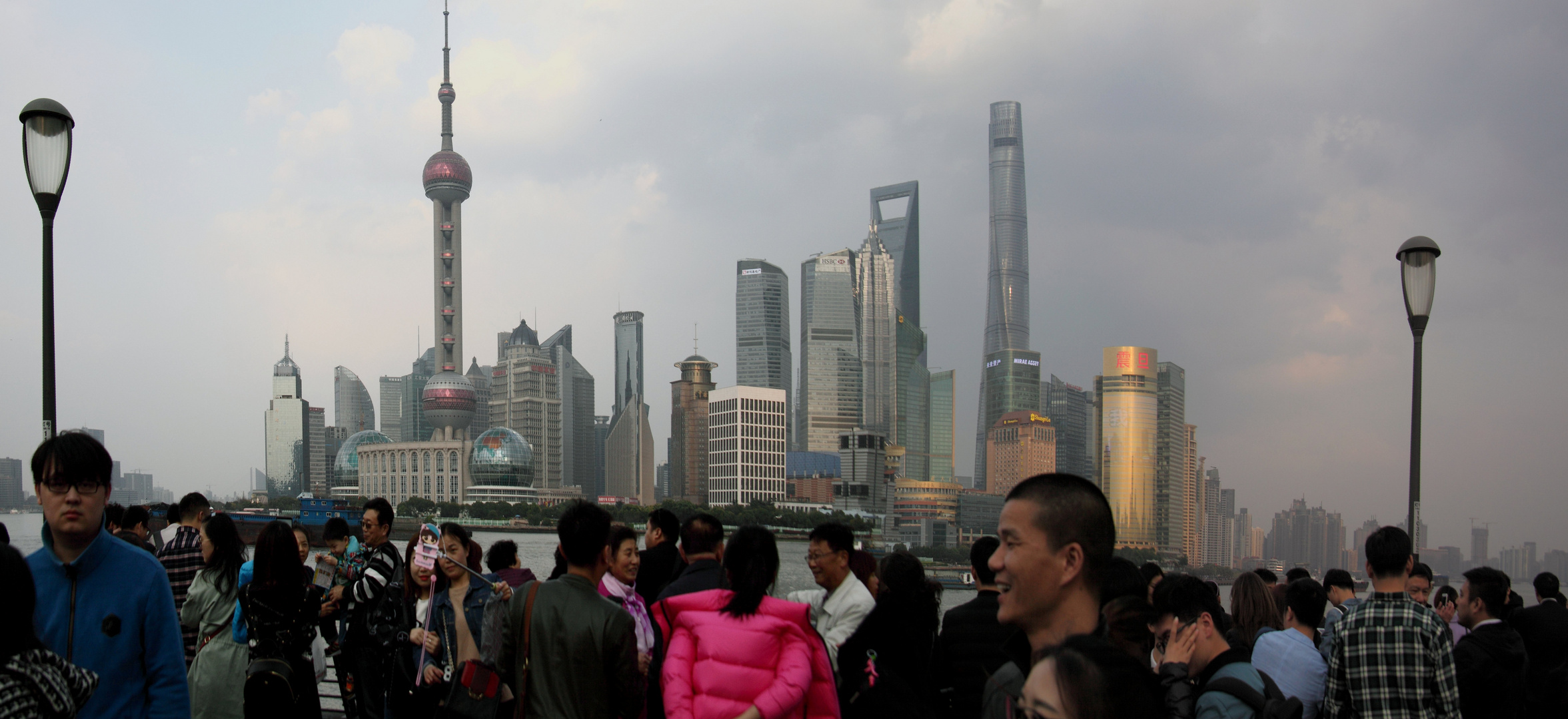 Shanghai Skyline am Sonntag