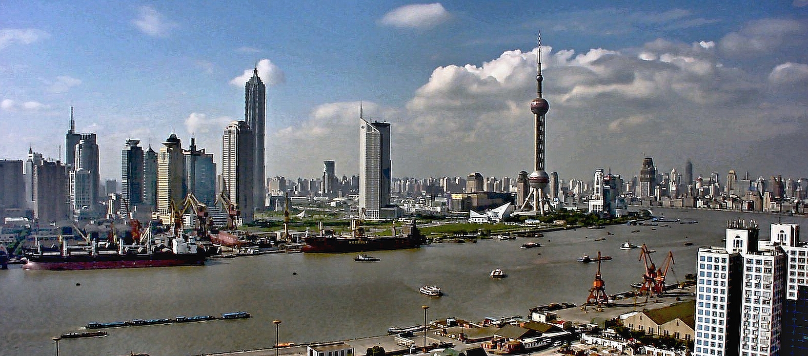 Shanghai Skyline mit Pearl Tower