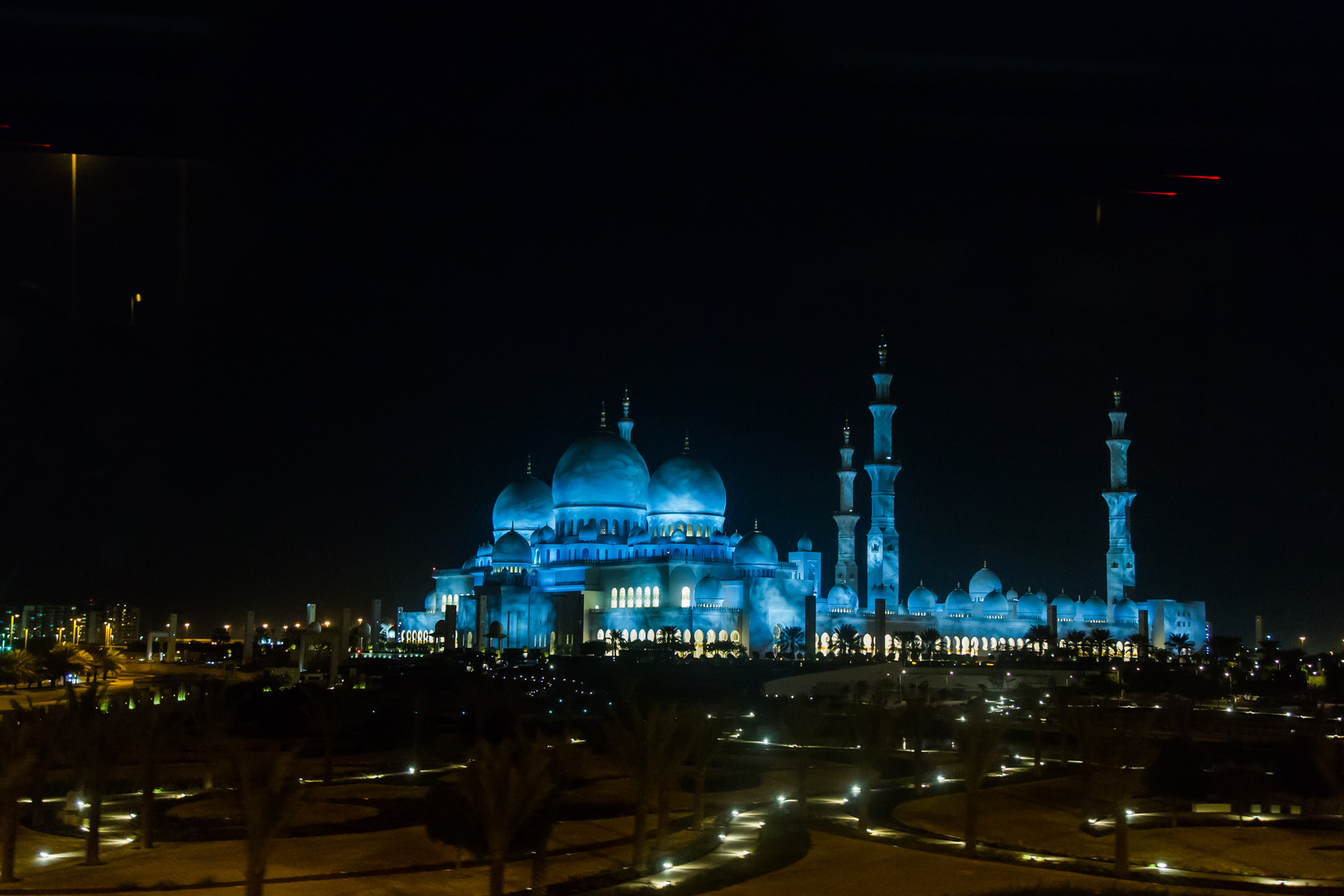 Sheikh Zayed Grand Mosque bei Nacht