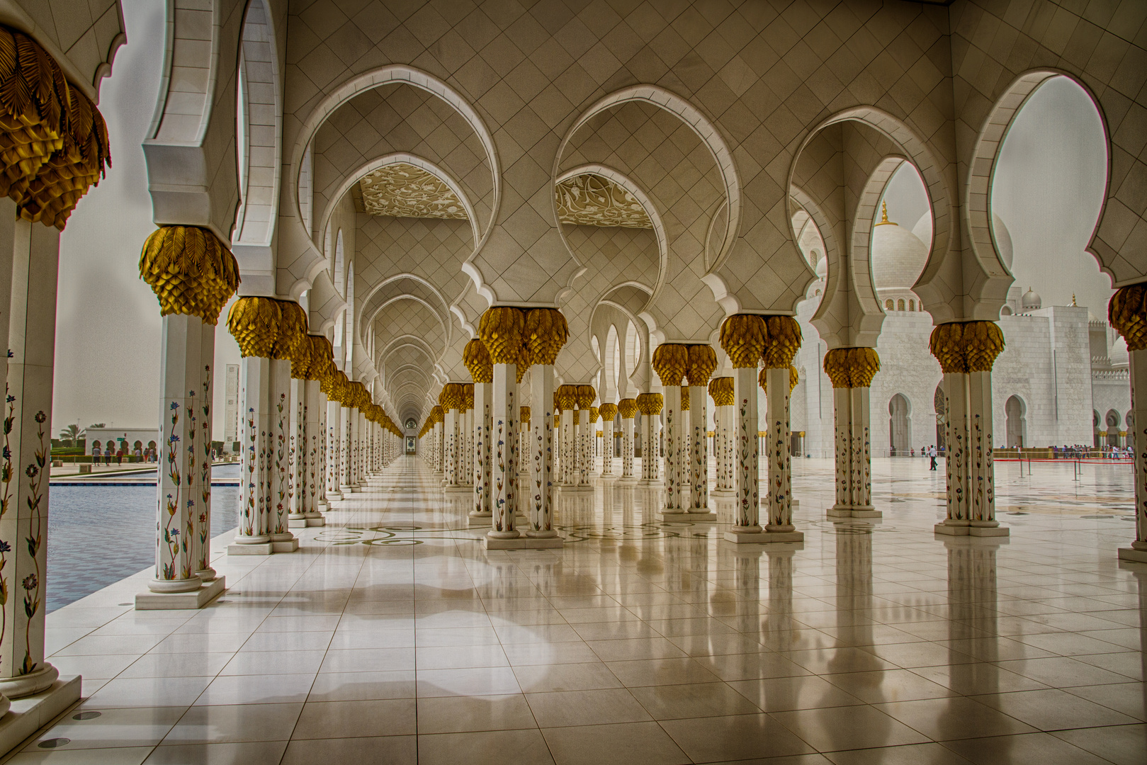 Sheikh Zayed Mosque - Abu Dhabi