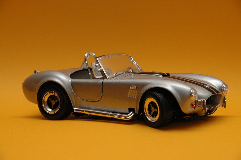 Shelby Cobra 1:18