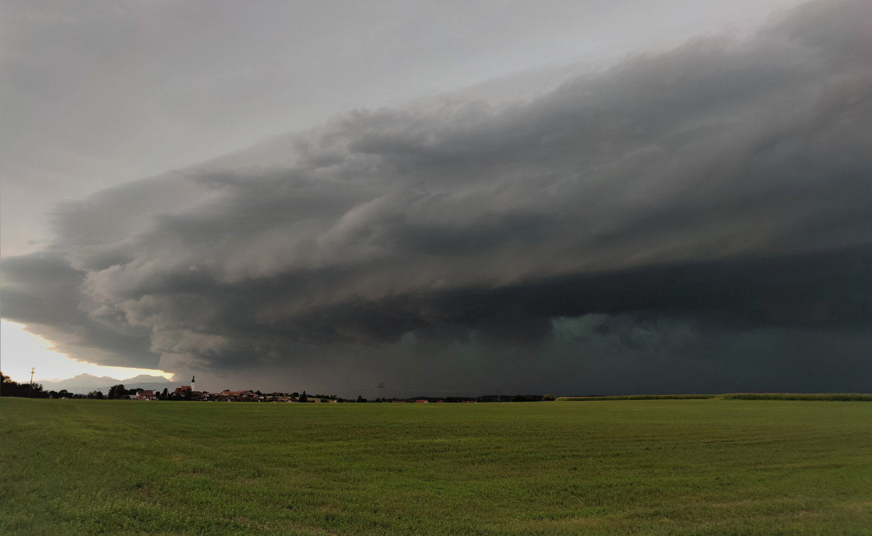 Shelfcloud mit Downburst Nähe Waging am See