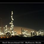 Shell Raffinerie Heide bei Nacht