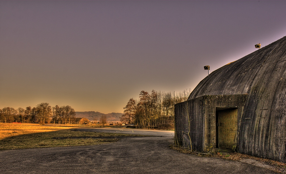 Shelter auf dem Flugplatz Lahr Foto & Bild reportage dokumentation