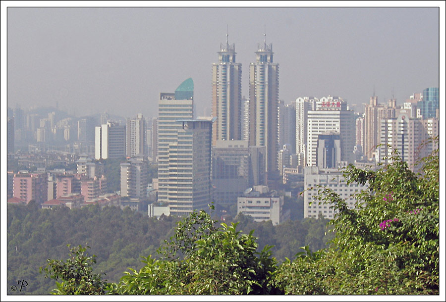 Shenzhen - Der Smog einer Stadt