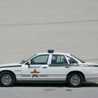 Sheriff s Car is parking (Minimalismus)