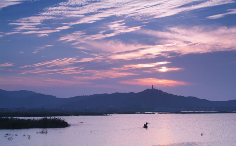 Shihu Lake in Suzhou&#65288;&#33487;&#24030;&#30707;&#28246;&#65289;