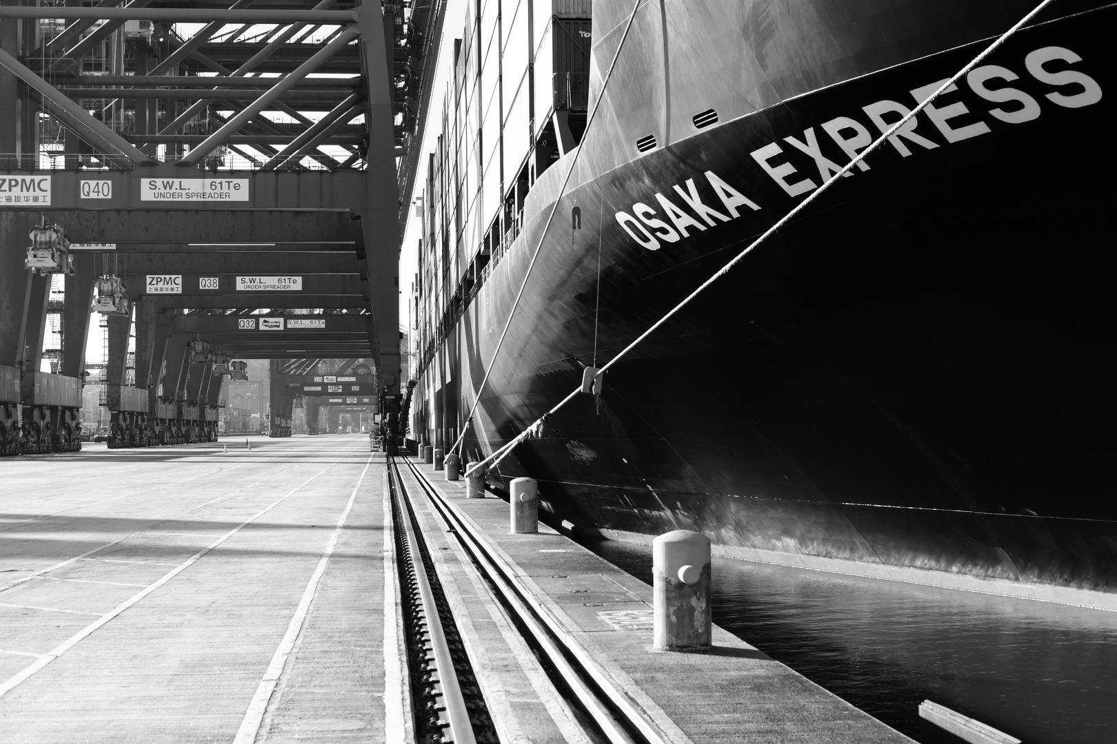 ship and harbour - Osaka Express alongside in Balboa, PA