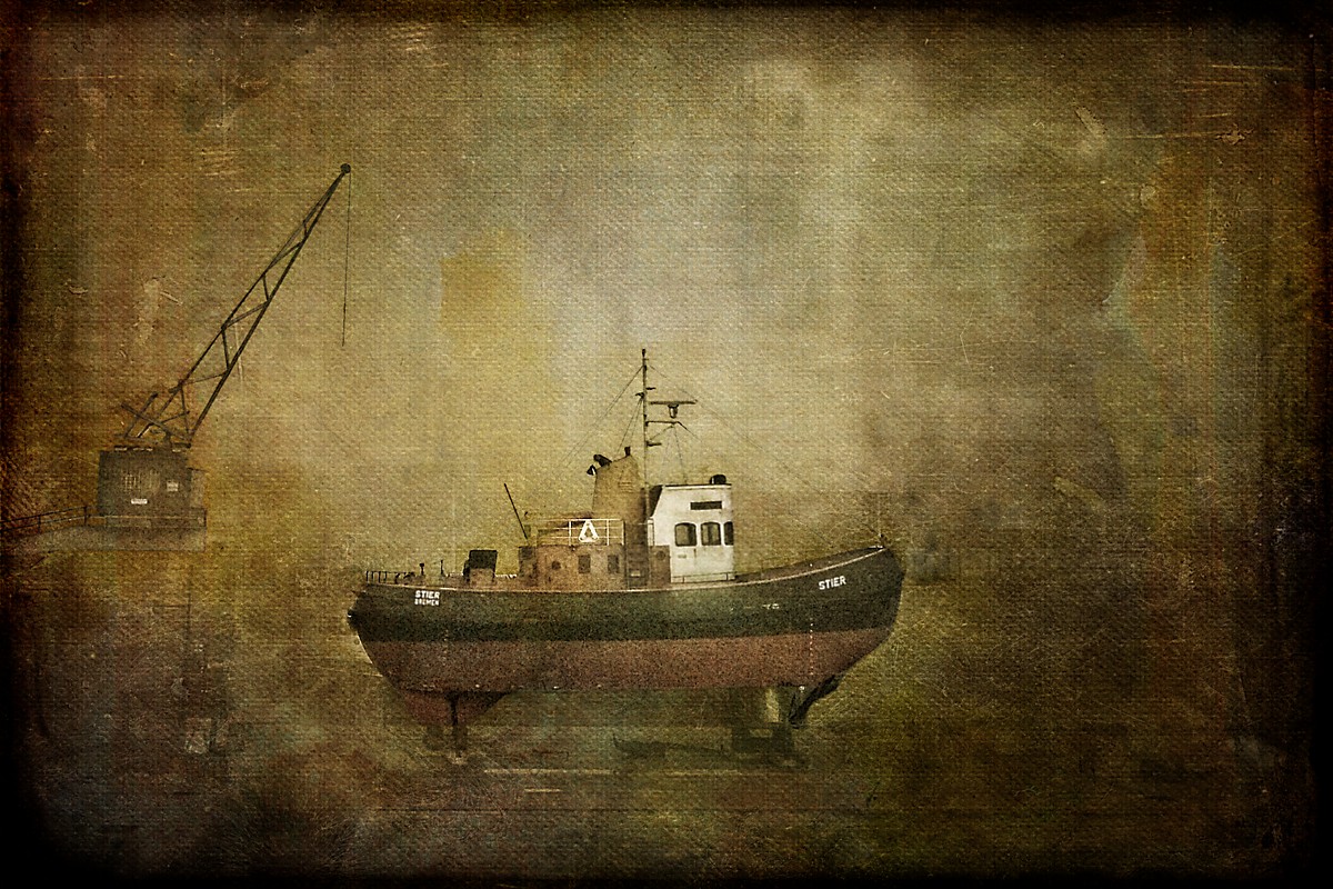 Ship & Crane