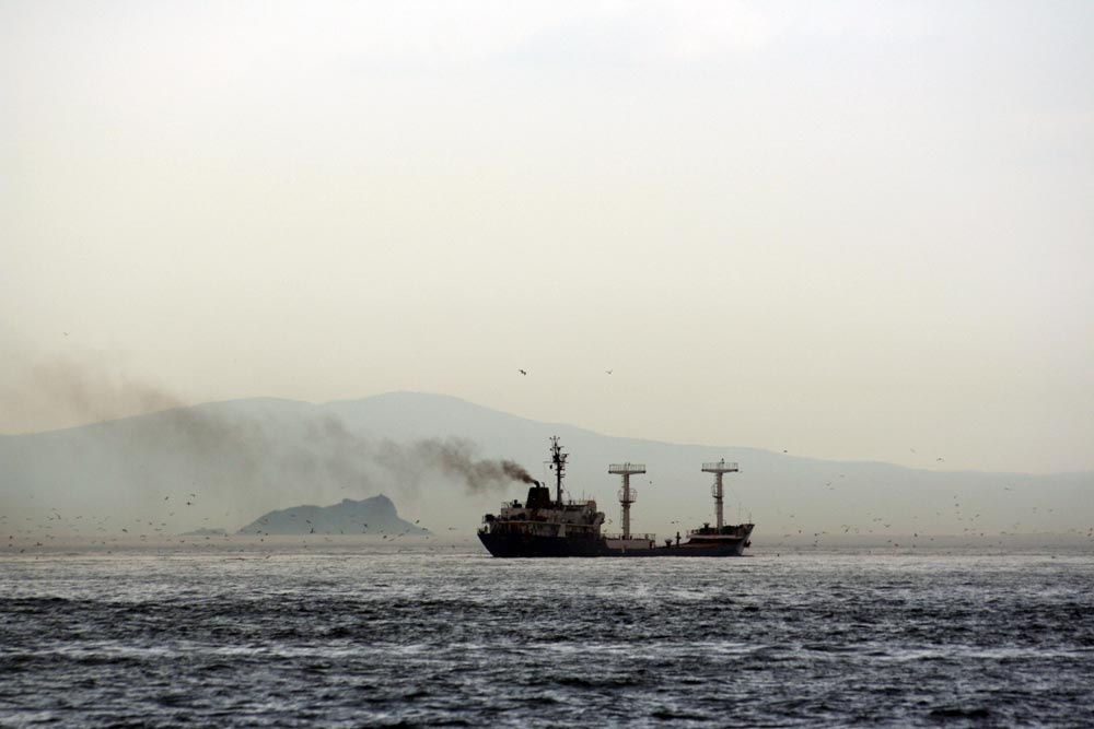 ship leaving istanbul