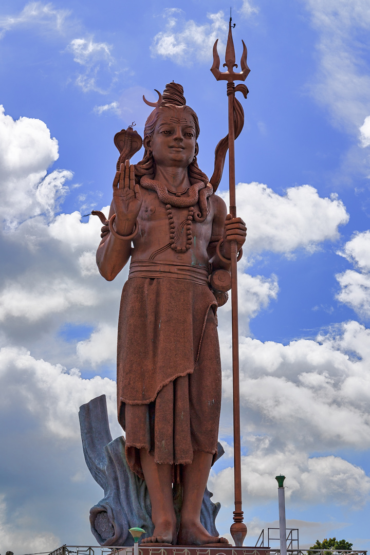 Shiva Statue in Ganga Talao