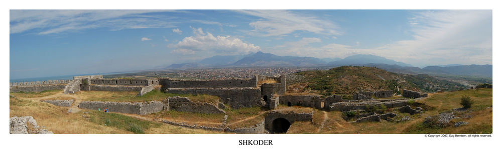 Shkoder mit Burgmauer