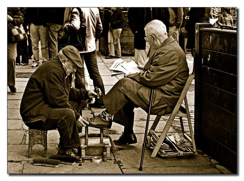 shoepolish und zeitung