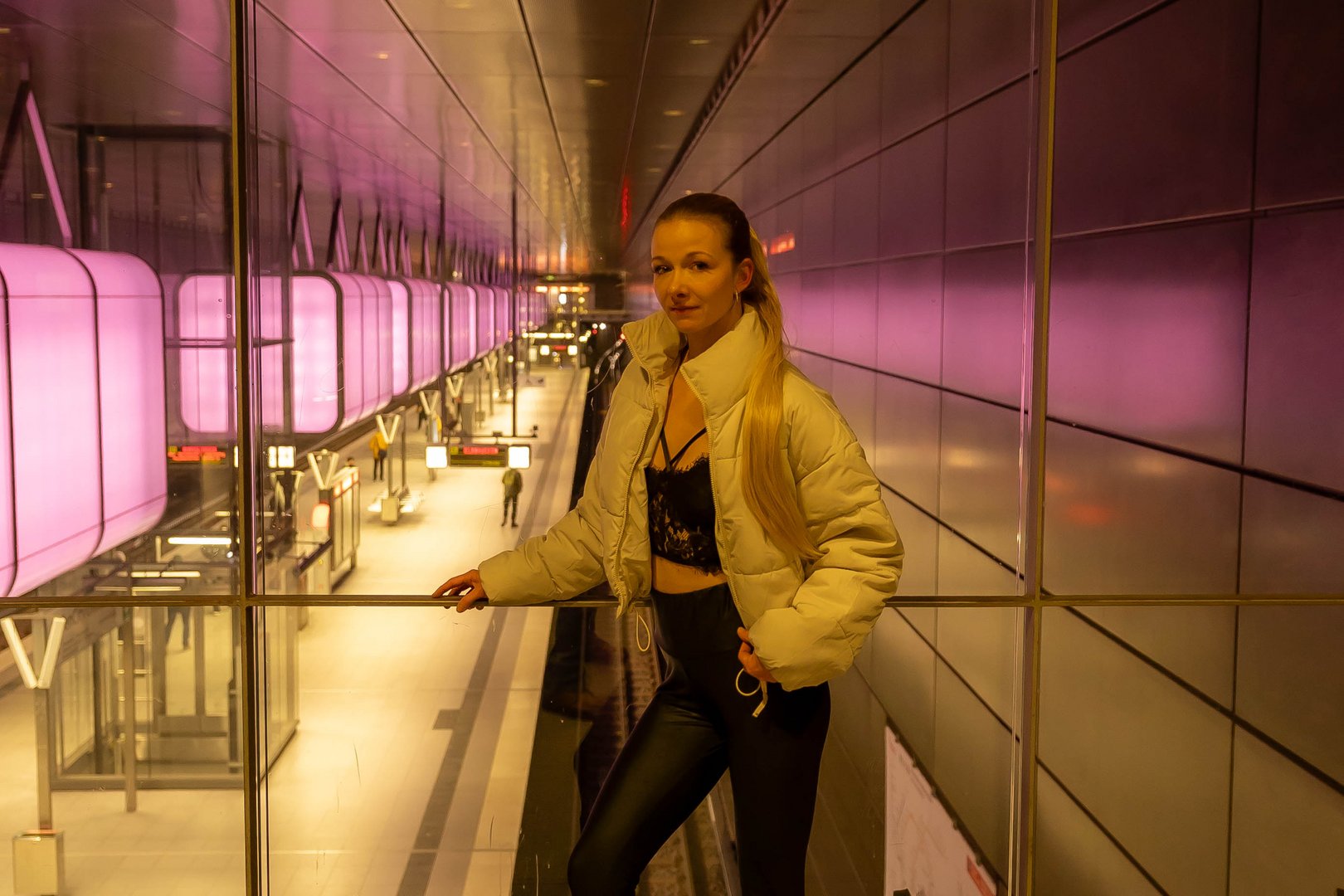 Shooting mit der lieben Sarah im U-Bahnhof Hafencity Universität.