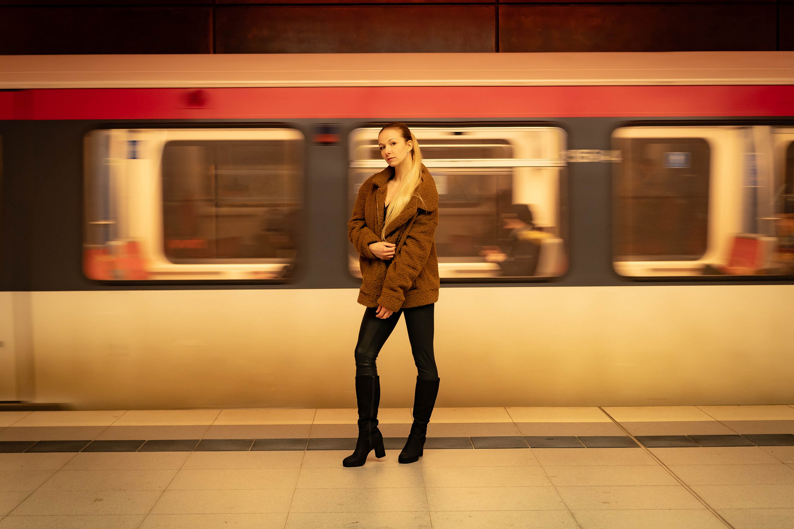 Shooting mit der lieben Sarah im U-Bahnhof Hafencity Universität.