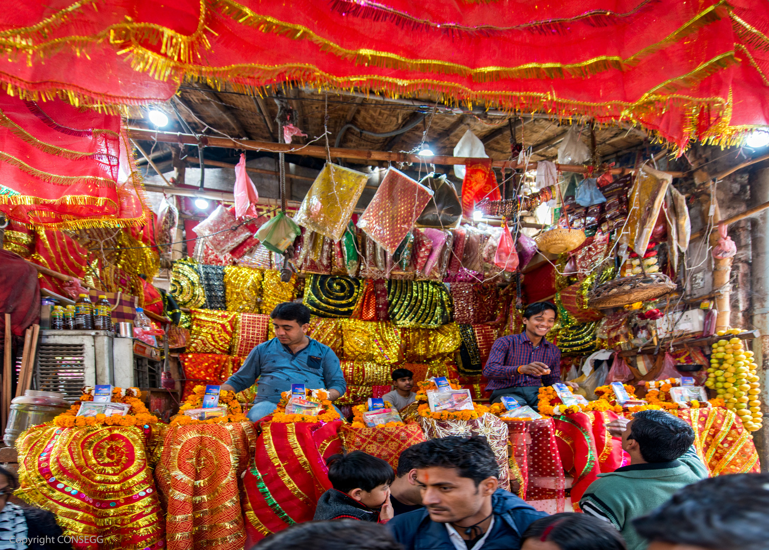 Shop vor dem Tempel