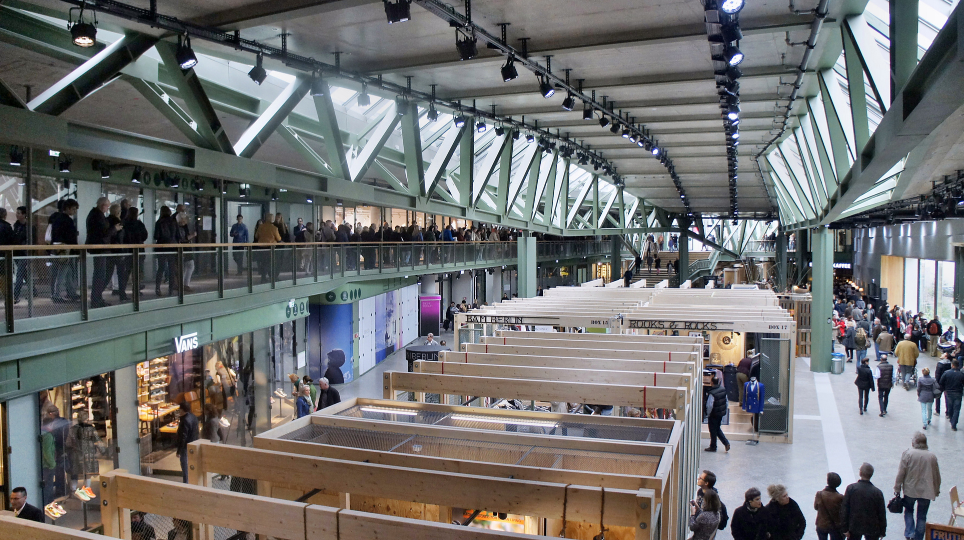 Shoppen im BIKINI BERLIN