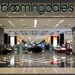 shopping bei bloomingdale´s . .