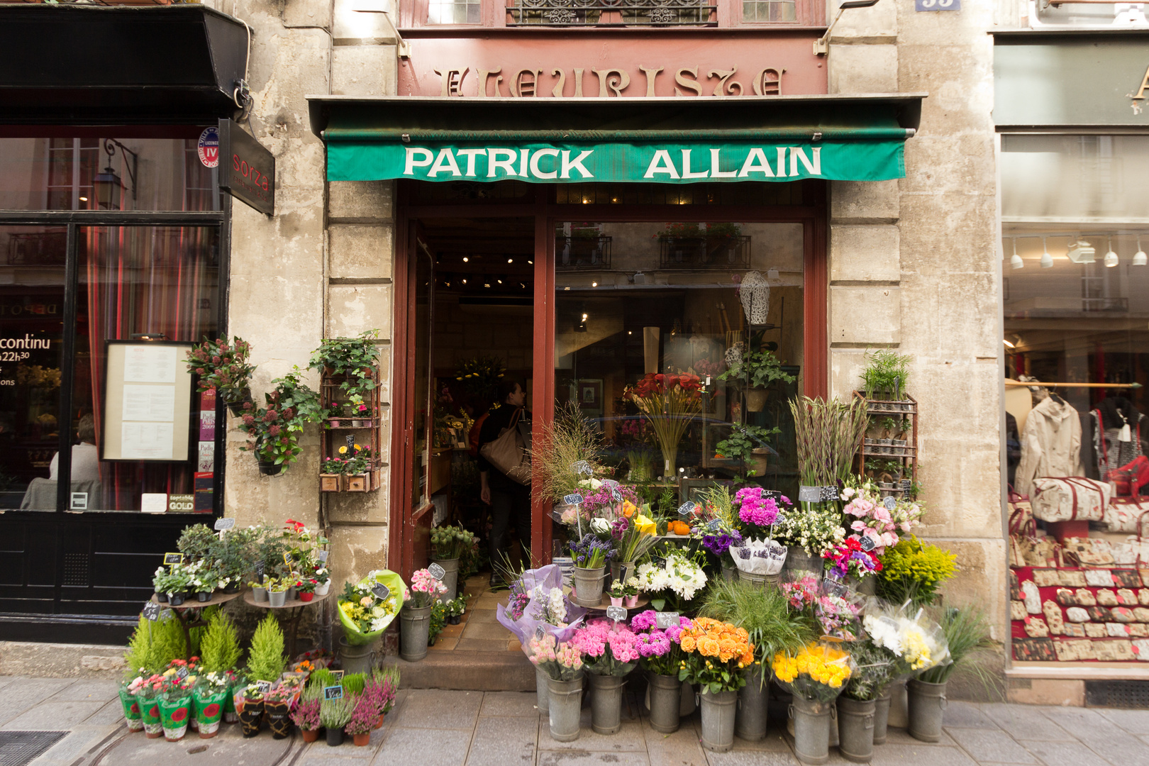 Shopping Oldschool; Blumenladen in Paris