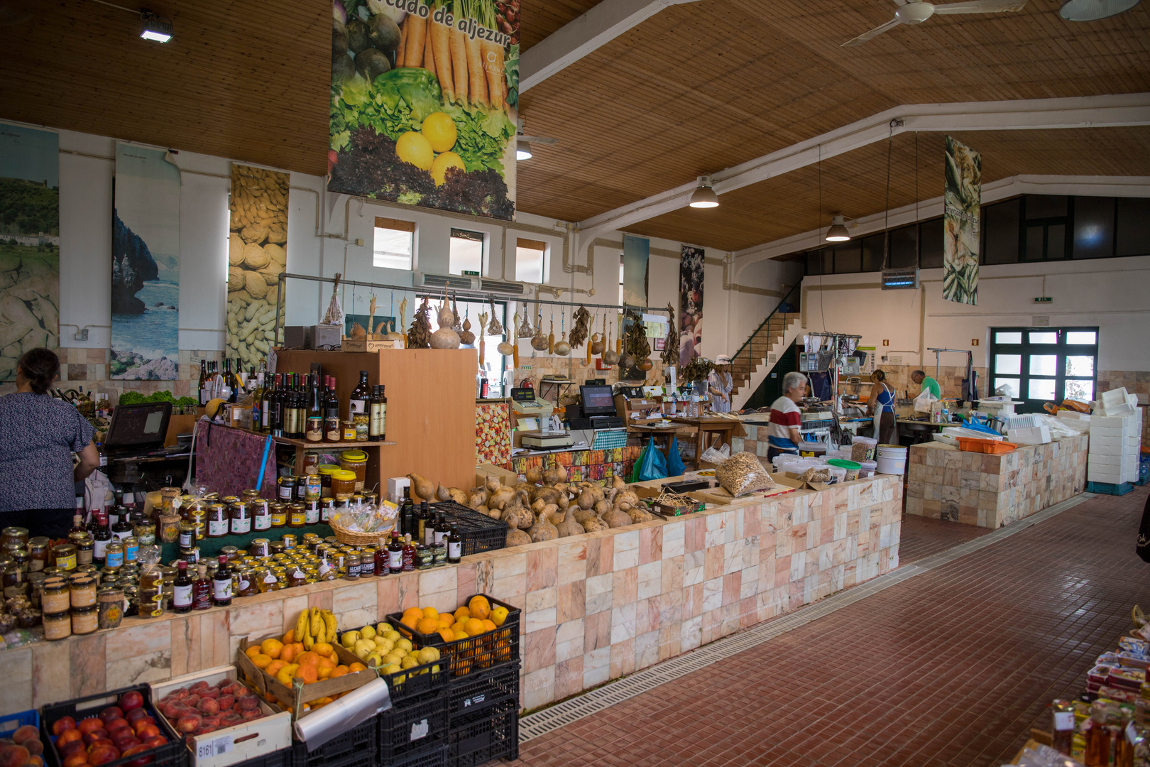 Shopping Oldschool: Markthalle in Portugal