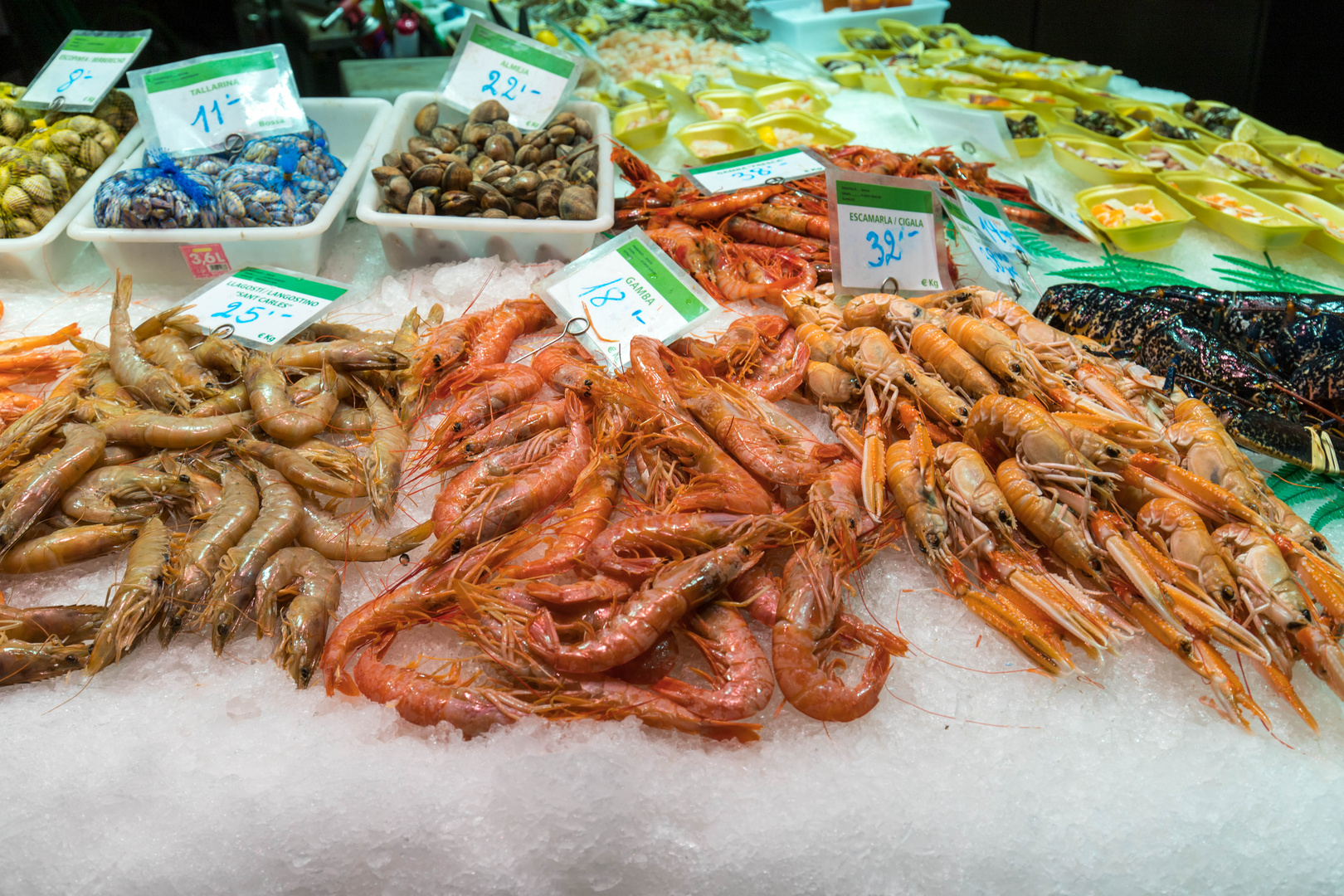 Shopping Oldschool: Seafood in einer Markthalle