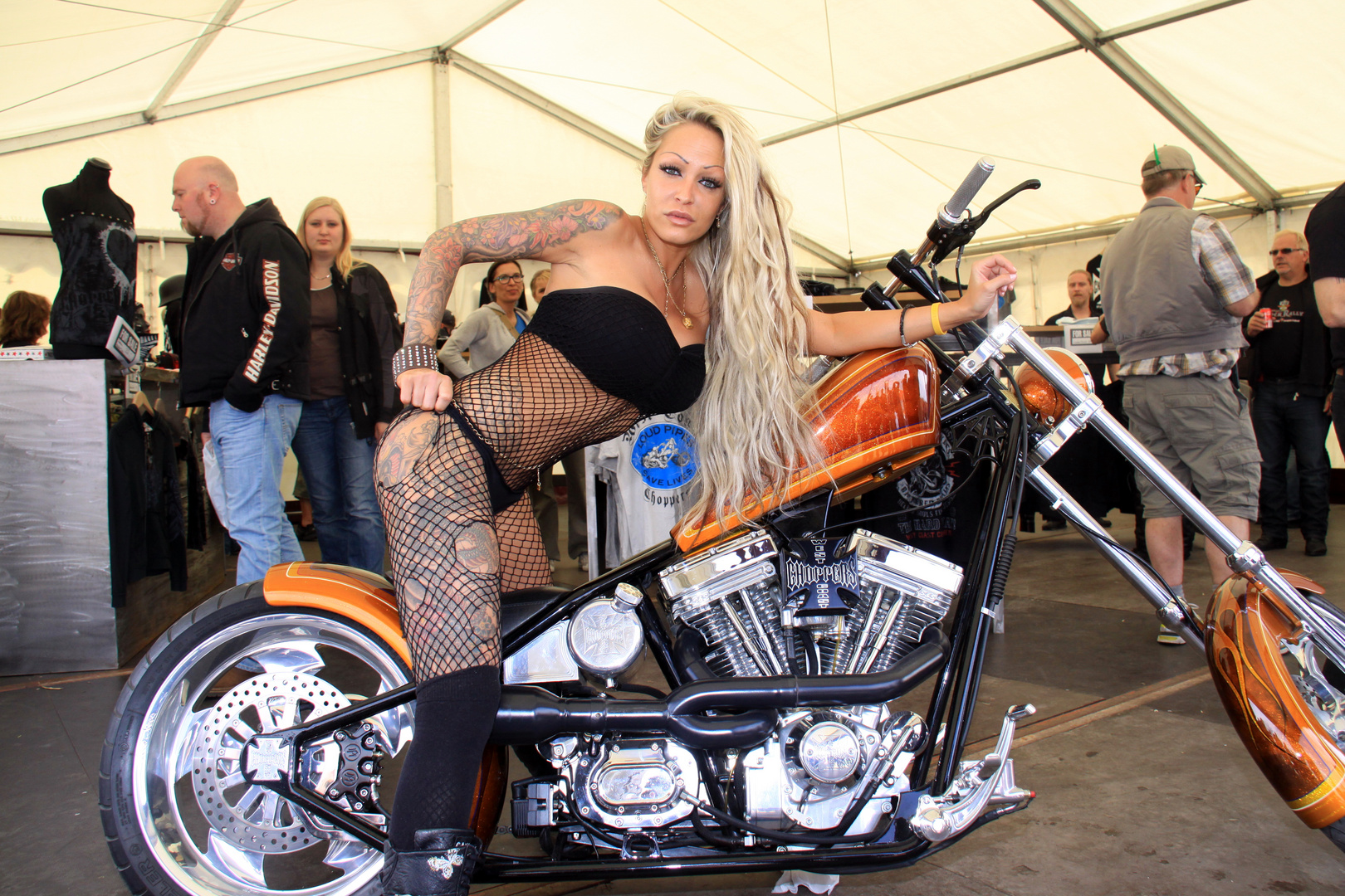 Show Bike mit Show Girl