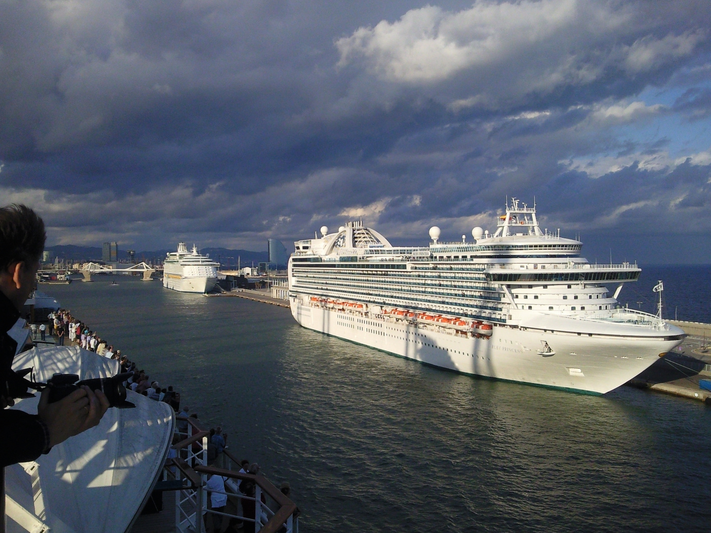 Showdown in Civitavecchia nein in Barcelona wie ich durch aufmerksame Reiseprofis erfuhr.