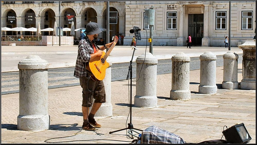 Showing my city...Street music