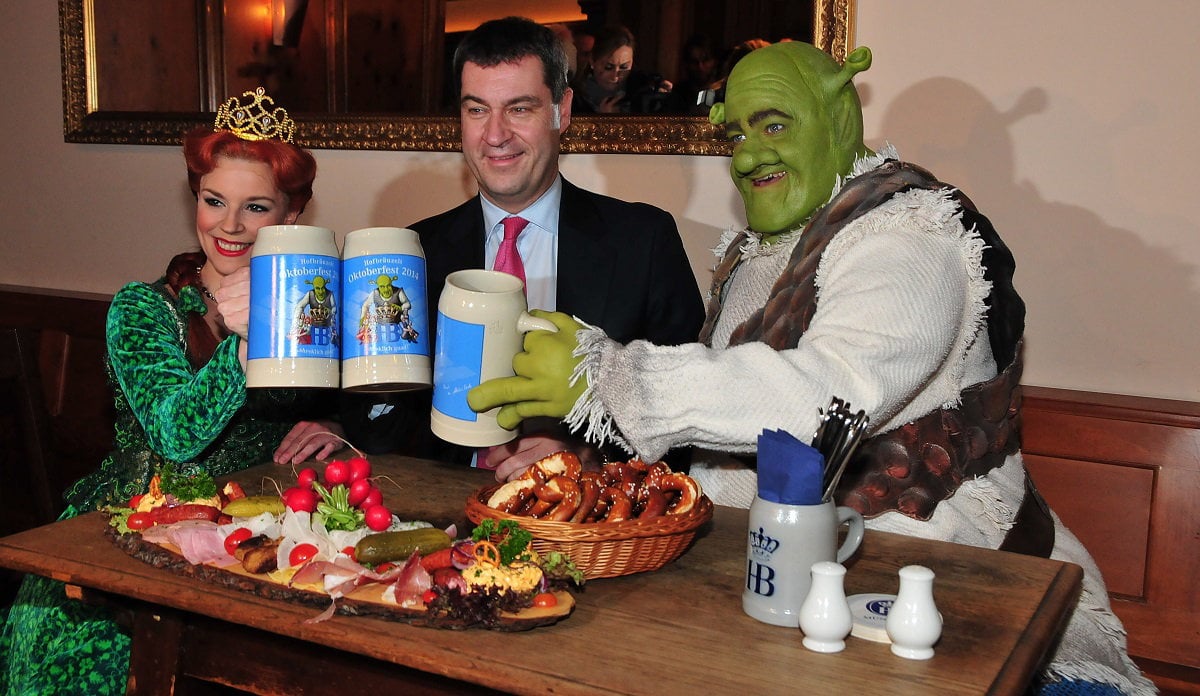 Shrek und Prinzessin Fiona besuchen Dr Markus Söder Hofbräukeller München am 03.02.2015