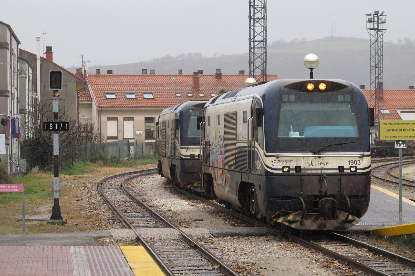 Shunting at Llanes station