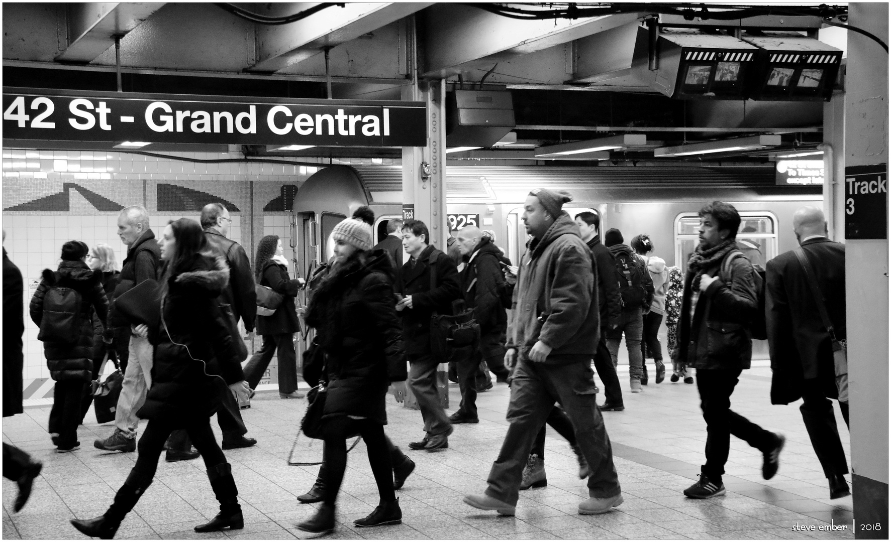 Shuttle-ing  - a NYC Subwayscape