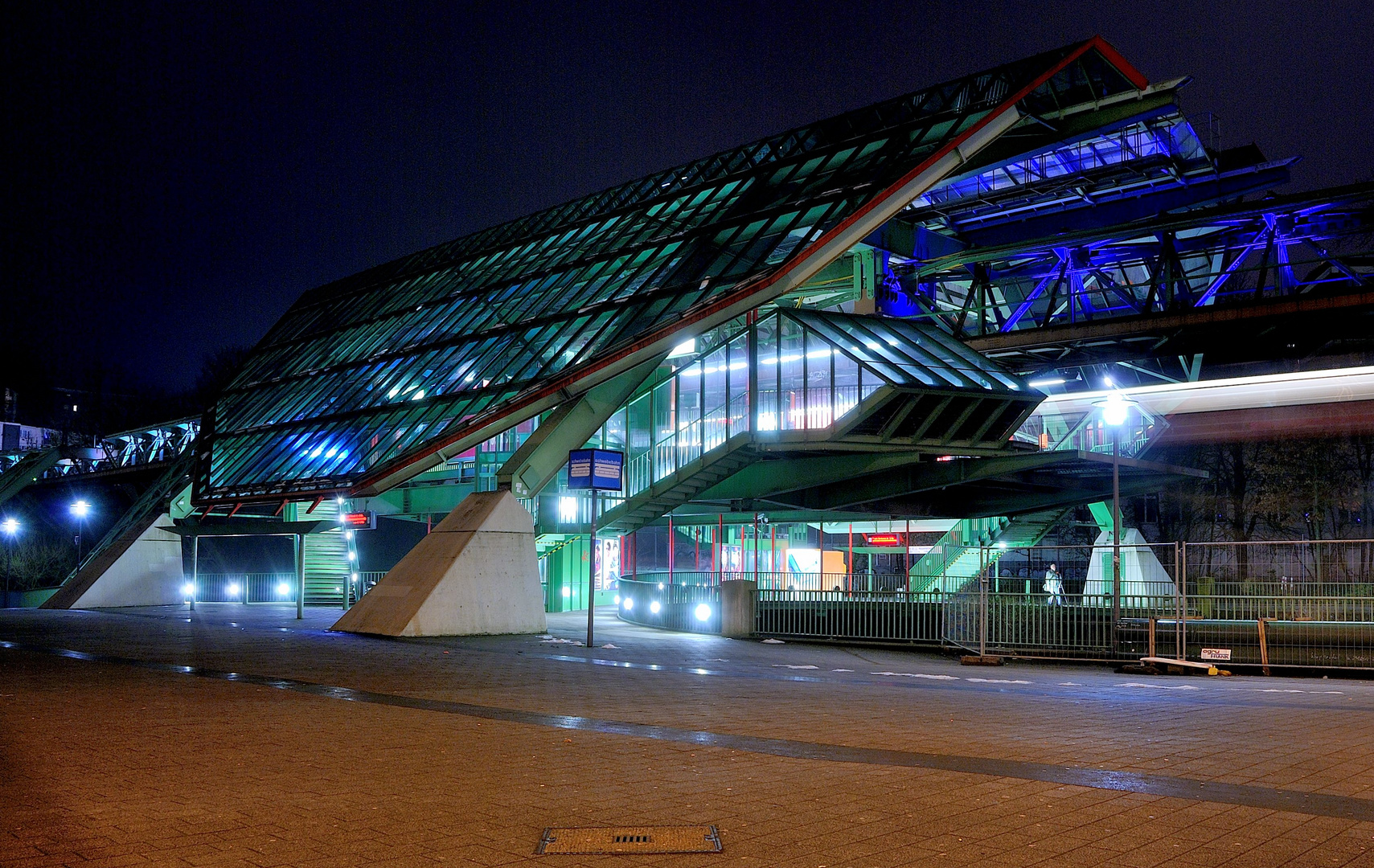 Shuttle Station - Wuppertal