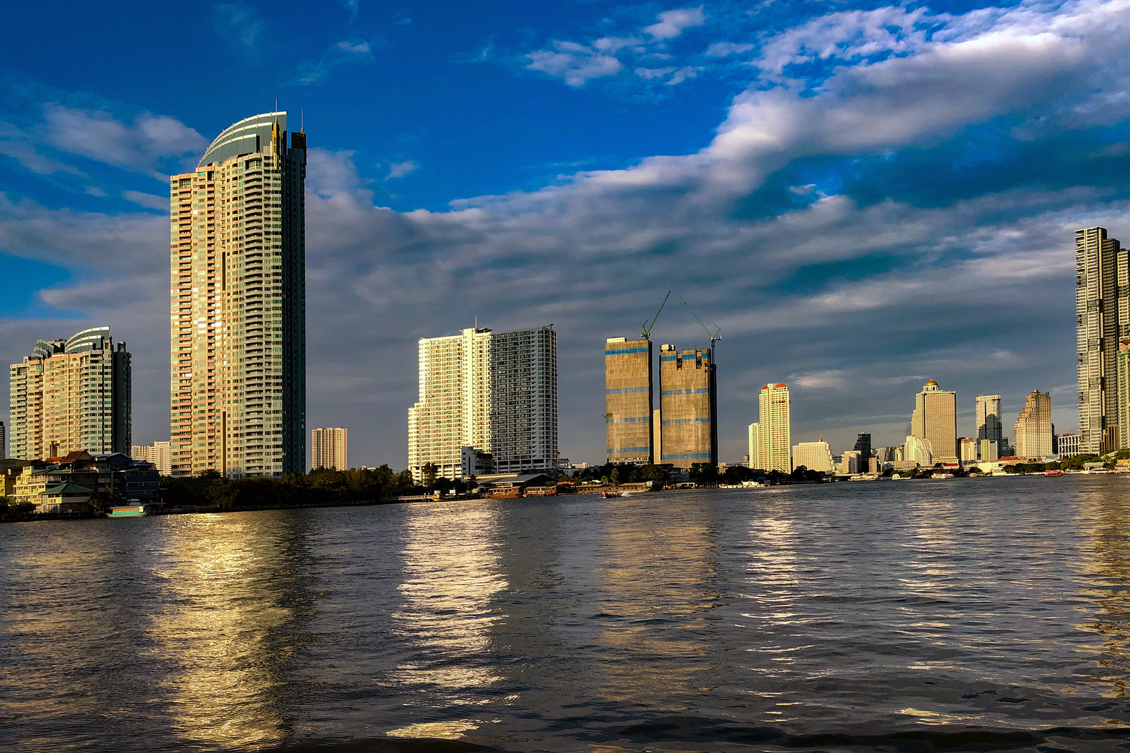 Shuttletour on Chao Phraya river