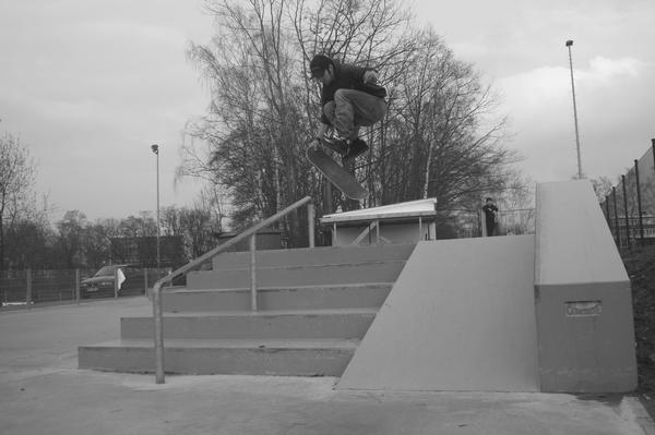 shuv-it tailgrab SHG-Skatepark