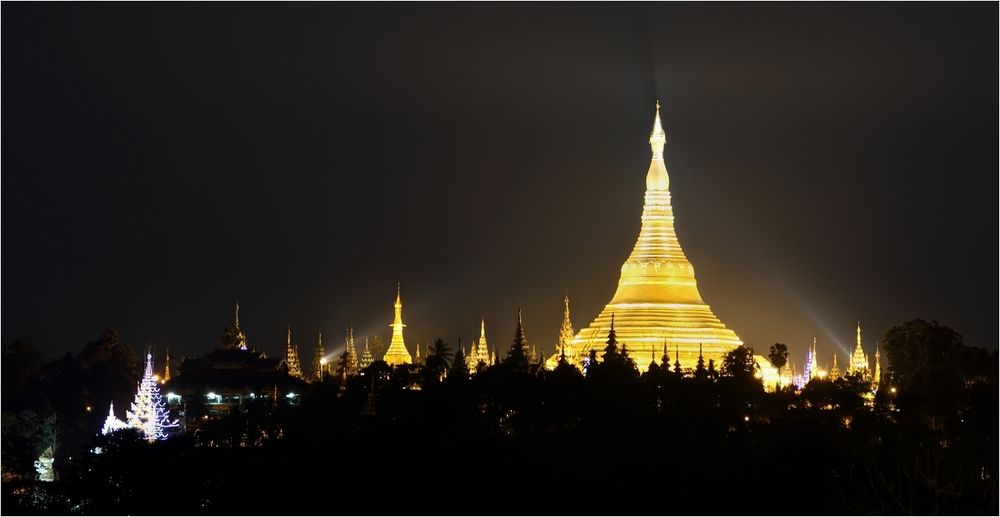 Shwedagon @ night