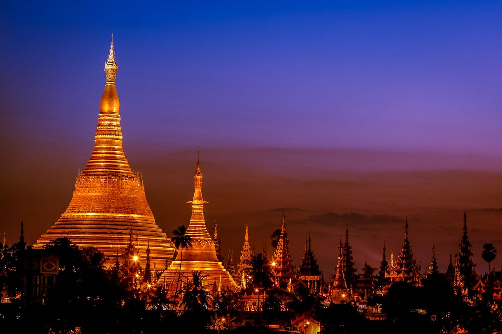 Shwedagon Pagoda 2011 under construction